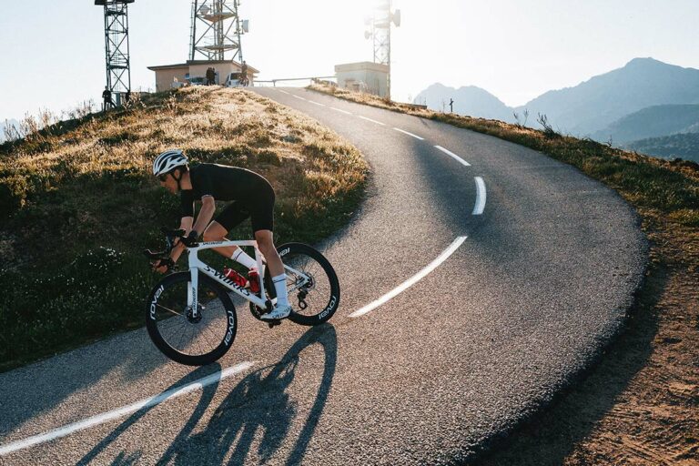 Comment choisir son premier vélo de route ?